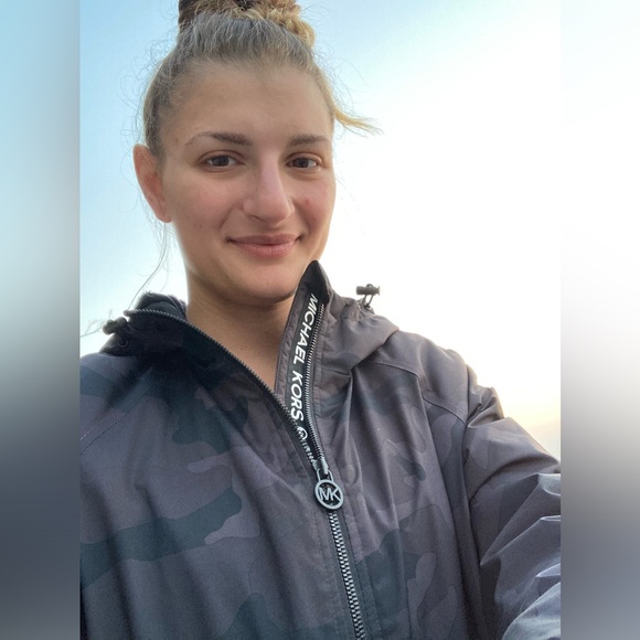 Meet your Posher, Lisa!☮️ - Picture 12 of 12